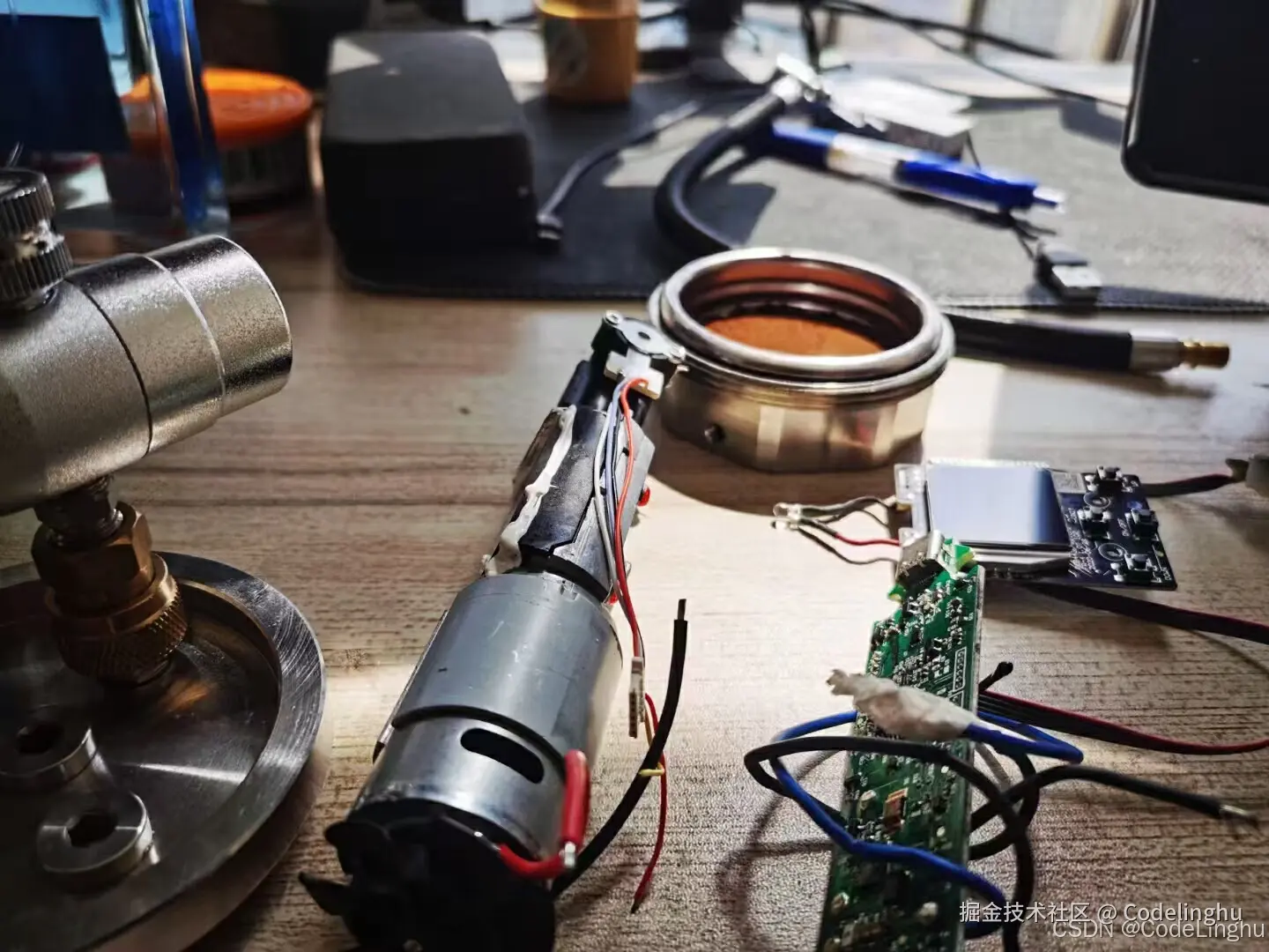 <img src="images/35.png" alt="avatar" />