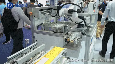 3C-CR5 - Dual-Arm Locking - Shenzhen Industrial Exhibition - 202104(1).gif
